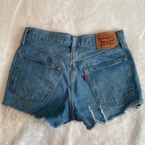 501 LEVIS SHORTS